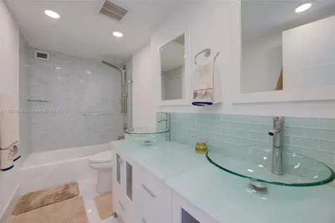 Hallandale Beach FL 33009