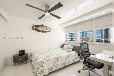 Hallandale Beach FL 33009