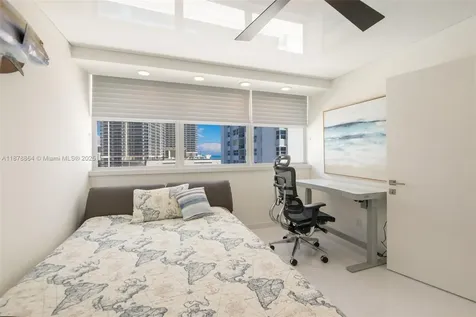 Hallandale Beach FL 33009