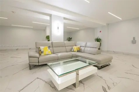 Hallandale Beach FL 33009