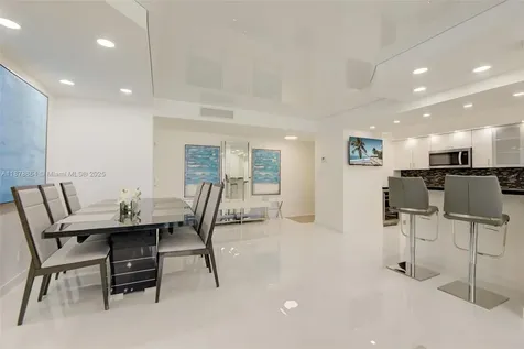 Hallandale Beach FL 33009