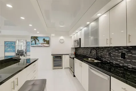 Hallandale Beach FL 33009