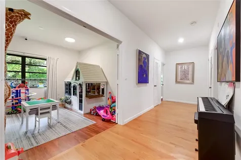 8290 La Rampa Street Coral Gables FL 33143