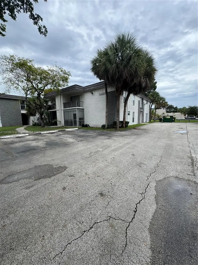 10353 N Kendall Drive Miami FL 33176