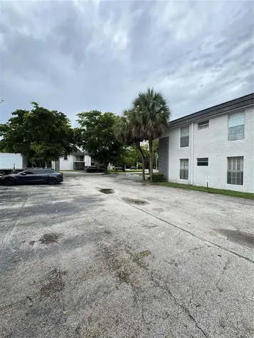 10353 N Kendall Drive Miami FL 33176