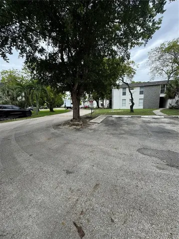 10353 N Kendall Drive Miami FL 33176