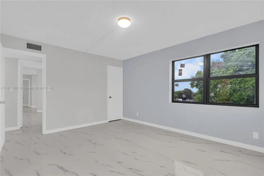 9355 SW 8th Street Boca Raton FL 33428