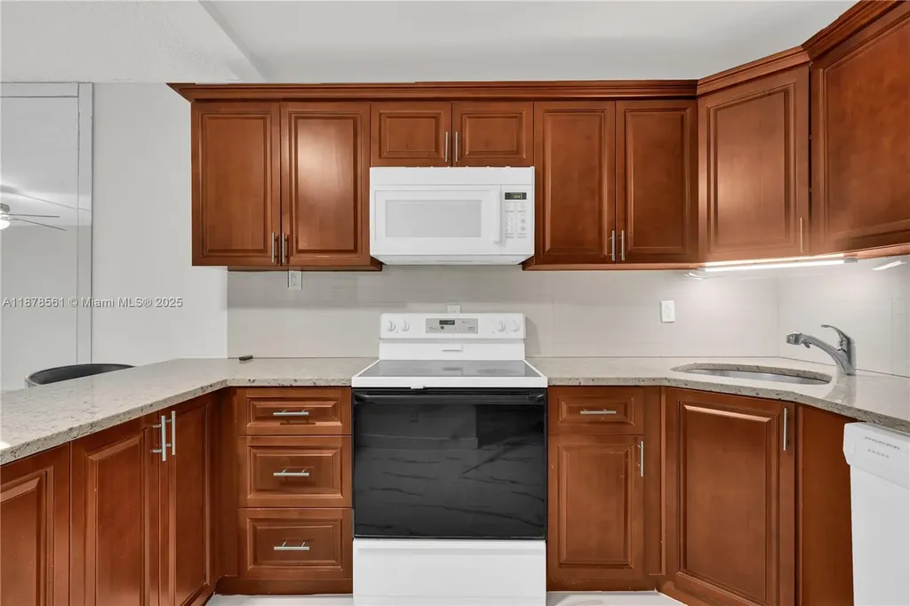 9355 SW 8th Street Boca Raton FL 33428