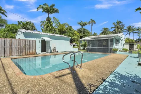 1146 Polk Street Hollywood FL 33019