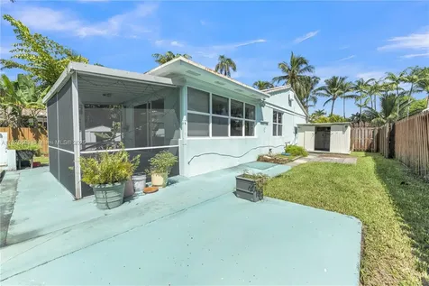 1146 Polk Street Hollywood FL 33019