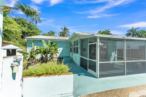 1146 Polk Street Hollywood FL 33019