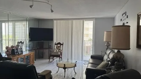 Hallandale Beach FL 33009