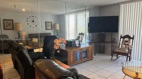 Hallandale Beach FL 33009