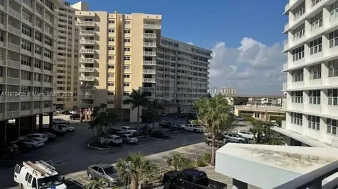 Hallandale Beach FL 33009