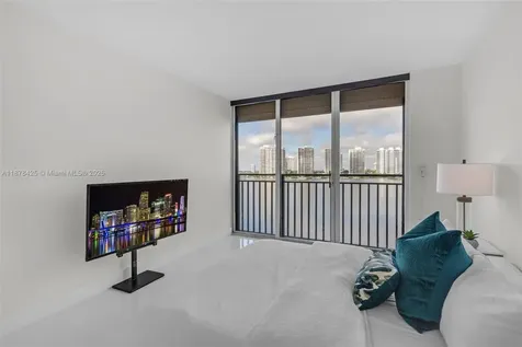 17720 N Bay Road Sunny Isles Beach FL 33160