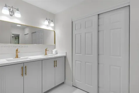 17720 N Bay Road Sunny Isles Beach FL 33160