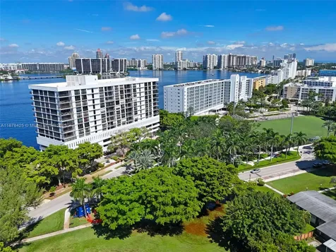 17720 N Bay Road Sunny Isles Beach FL 33160