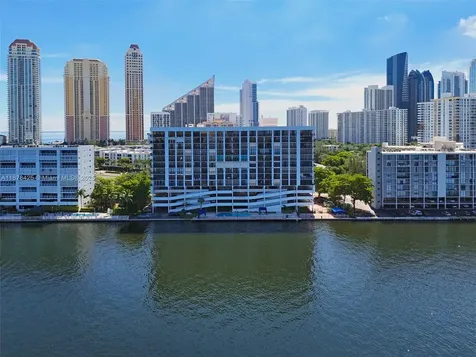 17720 N Bay Road Sunny Isles Beach FL 33160