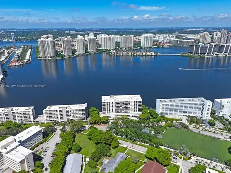 17720 N Bay Road Sunny Isles Beach FL 33160