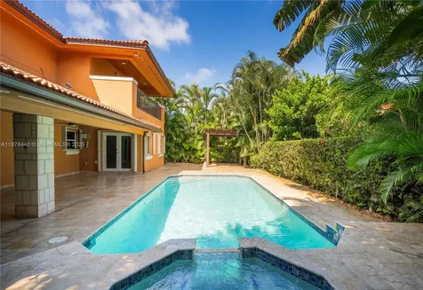 8311 NW 166th Terrace Miami Lakes FL 33016