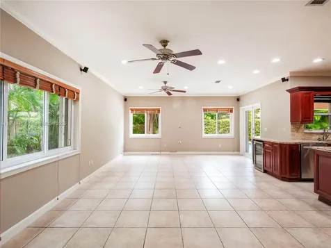8311 NW 166th Terrace Miami Lakes FL 33016