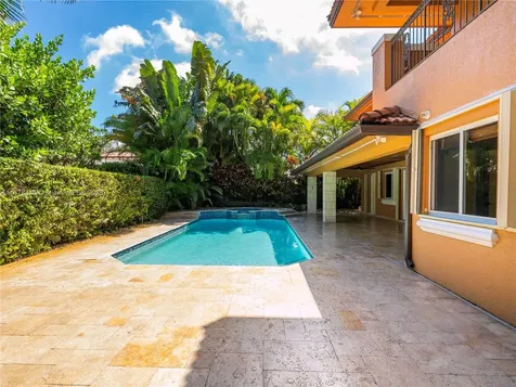 8311 NW 166th Terrace Miami Lakes FL 33016