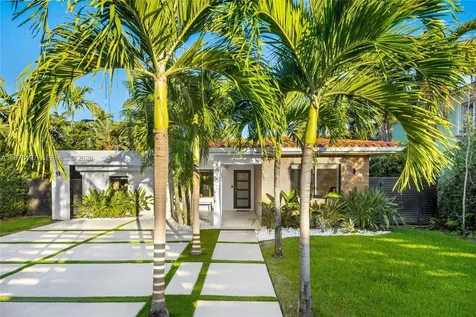 8033 Noremac Avenue Miami Beach FL 33141