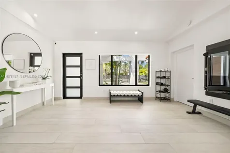 8033 Noremac Avenue Miami Beach FL 33141