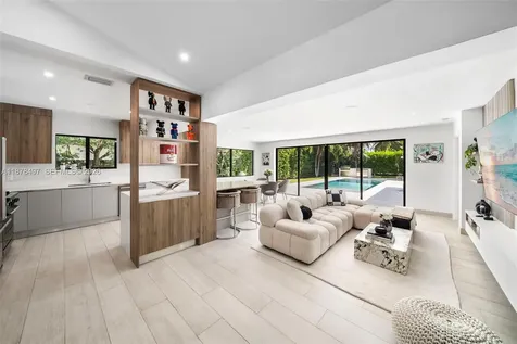 8033 Noremac Avenue Miami Beach FL 33141