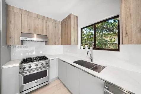 8033 Noremac Avenue Miami Beach FL 33141