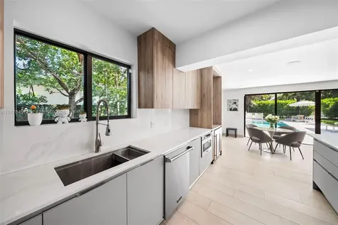 8033 Noremac Avenue Miami Beach FL 33141