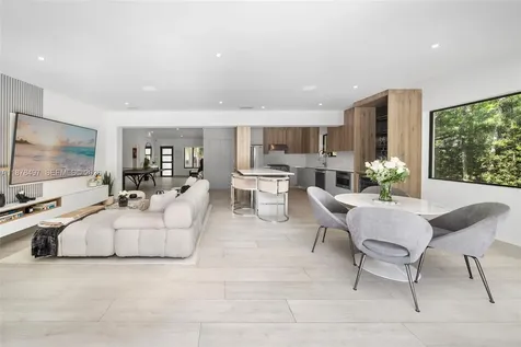 8033 Noremac Avenue Miami Beach FL 33141