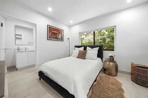 8033 Noremac Avenue Miami Beach FL 33141