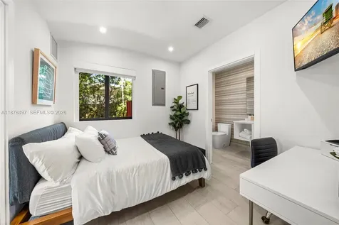 8033 Noremac Avenue Miami Beach FL 33141