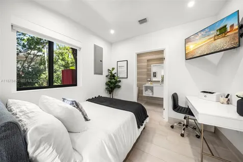 8033 Noremac Avenue Miami Beach FL 33141