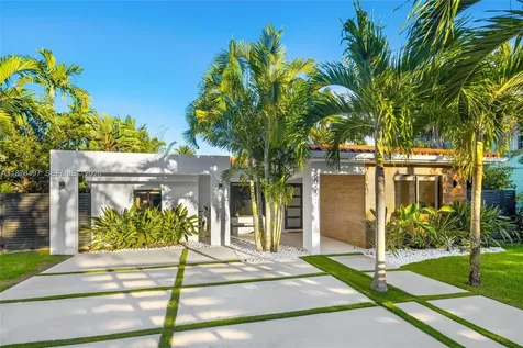 8033 Noremac Avenue Miami Beach FL 33141