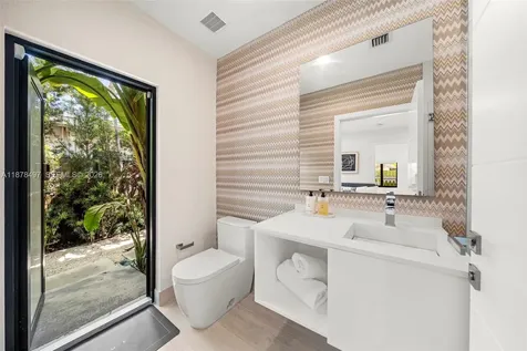 8033 Noremac Avenue Miami Beach FL 33141