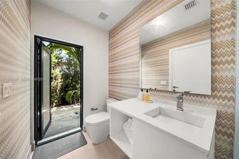 8033 Noremac Avenue Miami Beach FL 33141
