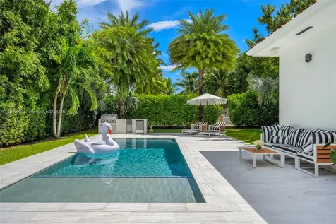 8033 Noremac Avenue Miami Beach FL 33141