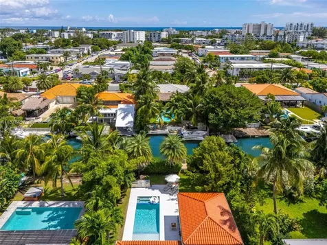 8033 Noremac Avenue Miami Beach FL 33141