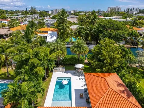 8033 Noremac Avenue Miami Beach FL 33141