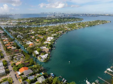 8033 Noremac Avenue Miami Beach FL 33141