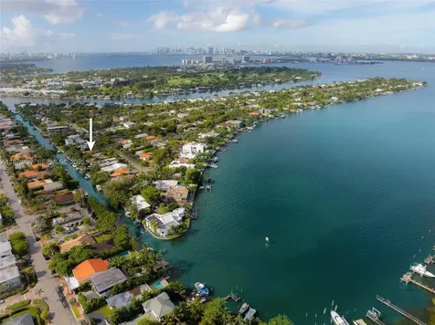 8033 Noremac Avenue Miami Beach FL 33141