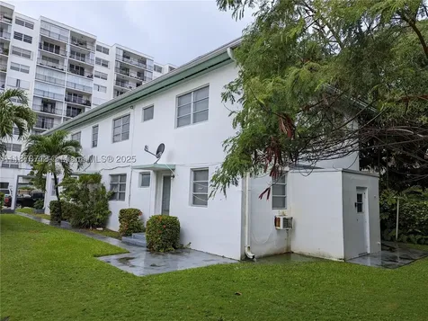 7821 Byron Avenue Miami Beach FL 33141