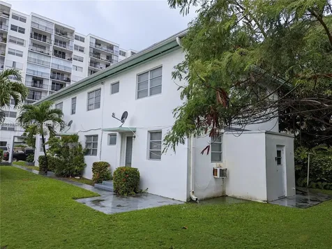 7821 Byron Avenue Miami Beach FL 33141