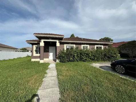 613 SE 14th Place Homestead FL 33033