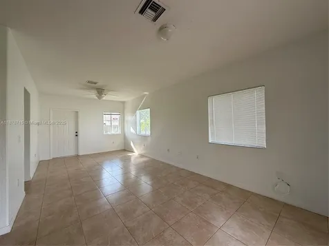 613 SE 14th Place Homestead FL 33033