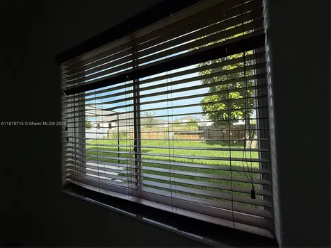 613 SE 14th Place Homestead FL 33033