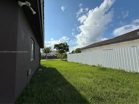 613 SE 14th Place Homestead FL 33033