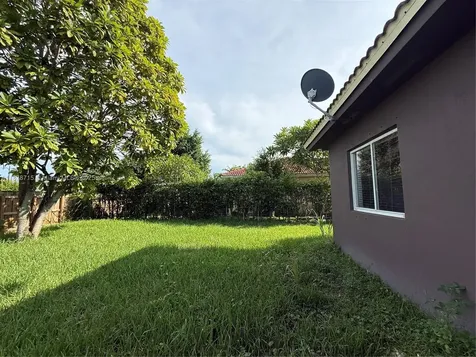 613 SE 14th Place Homestead FL 33033